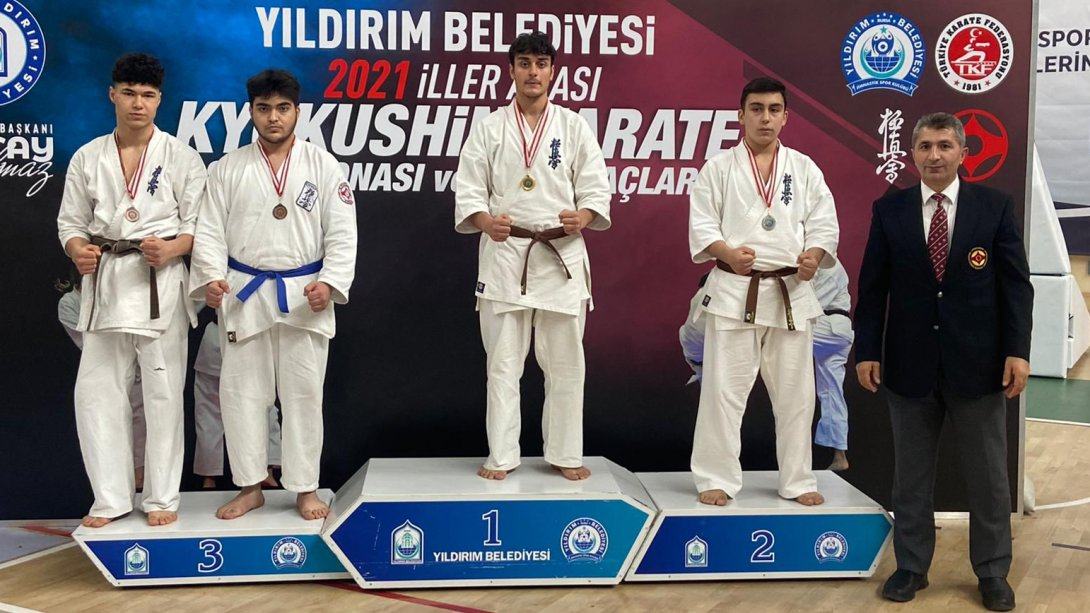 Hacı Ayşe Ateş Anadolu Lisesi Öğrencimizden Karate Şampiyonluğu