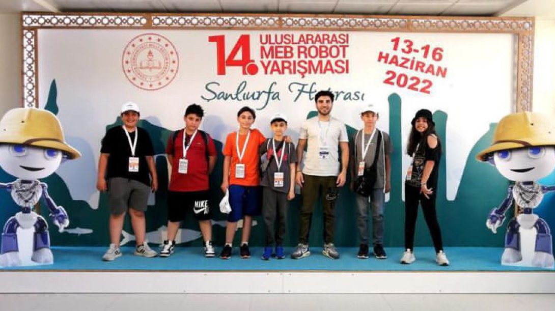 Şehit Vedat Barceğci Ortaokulumuzun MEB Robot Yarışmasında İstanbul ve Türkiye Dereceleri