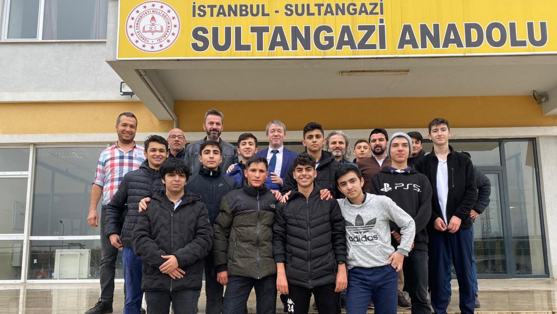 Müdürümüz Necati TEKBAŞ Şultangazi Anadolu Lisesi'nde Öğrenci ve Öğretmenlerle Bir Araya Geldi 
