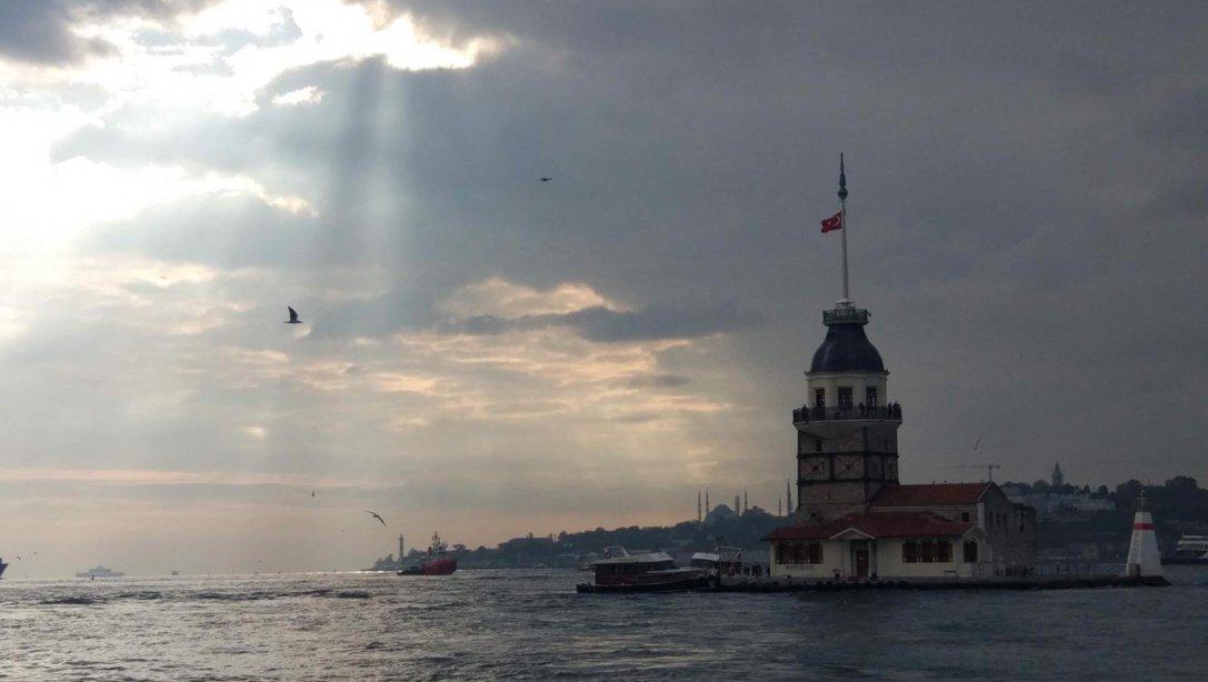 'ÖĞRETMENİYLE GÜZEL İSTANBUL 'AYIN FOTOĞRAFI 2.Sİ AÇIKLANDI. 