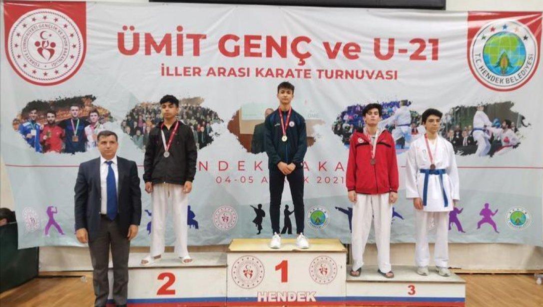 Karatede Türkiye Şampiyonu Sabri Ülker İmam Hatip Lisemizden... 