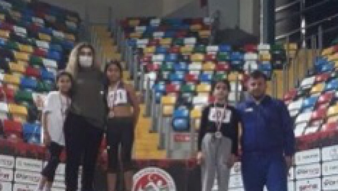 Şehit Vedat Barcegci Ortaokulu Öğrencilerimizin Atletizm Başarısı