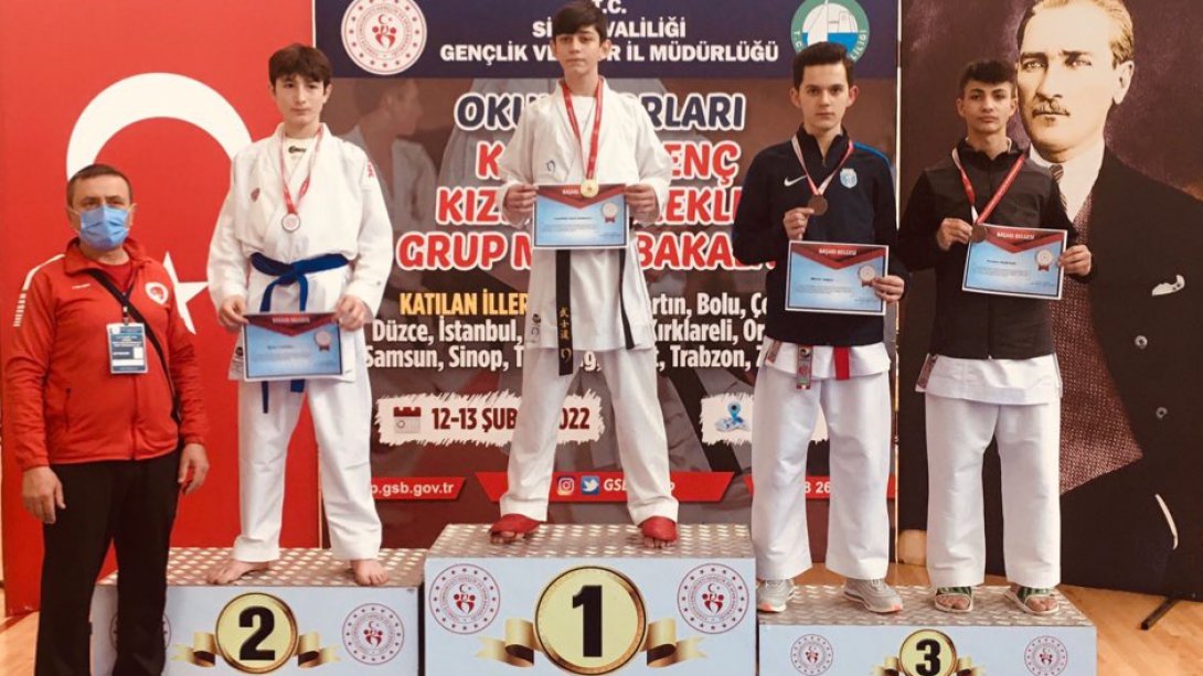 Fuat Sezgin Anadolu Lisesi Öğrencimizin Karate Turnuvasındaki Başarısı