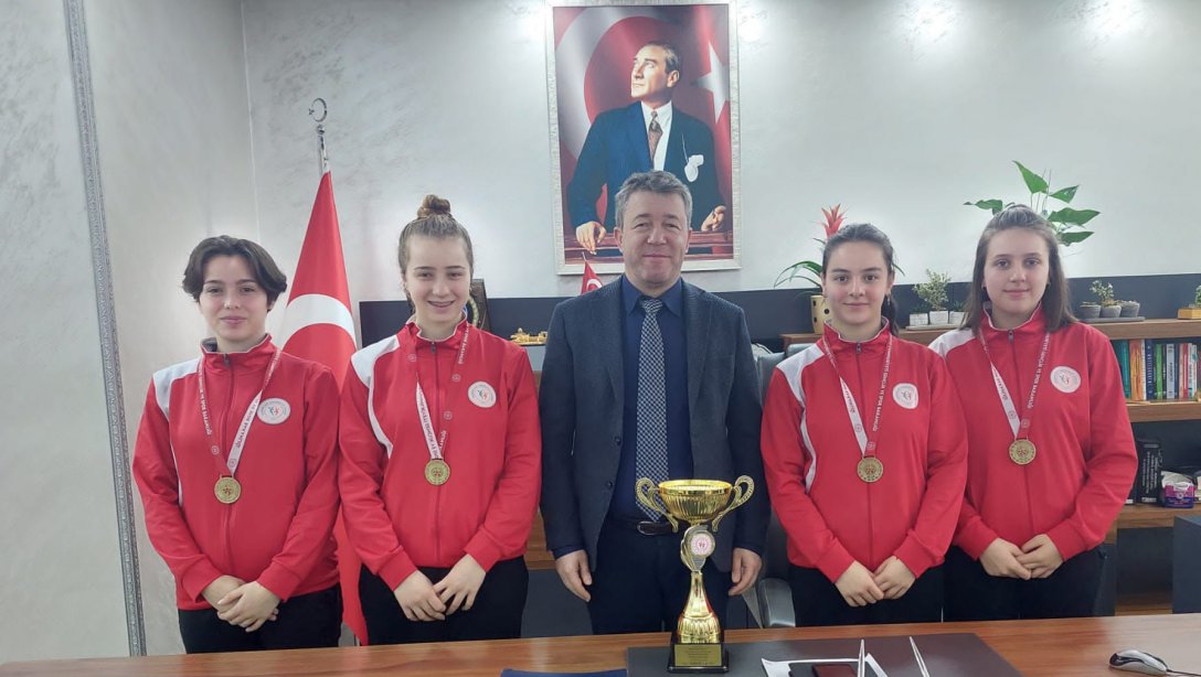 Türkiye Şampiyonlarımızın Müdürümüz Necati TEKBAŞ'ı Ziyareti