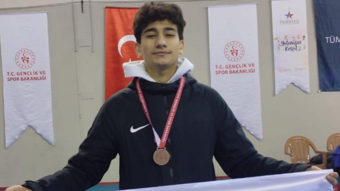 Nuri Pakdil Anadolu Lisemizin Taekwondo Başarısı