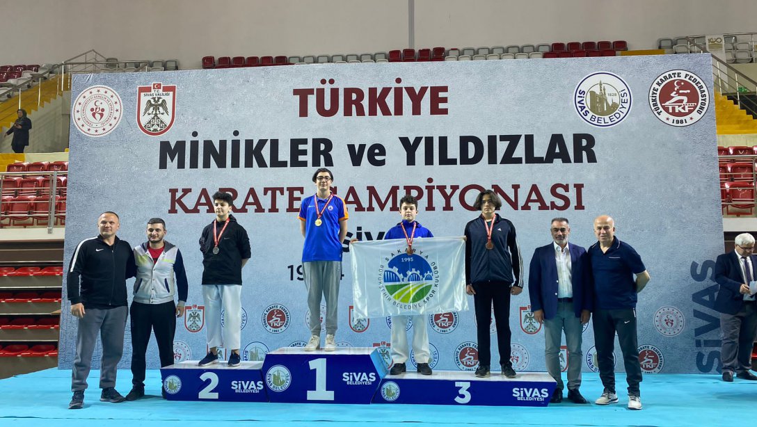 Minikler ve Yıldızlar Karate Şampiyonasında Türkiye İkincimiz