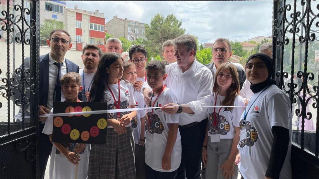 Nadide Ahmet Tütüncüoğlu İlk/Ortaokulu Tübitak Bilim Fuarı Açılışı