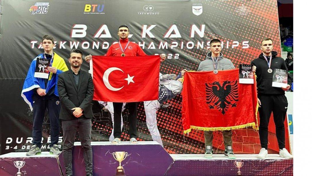 Selahaddin Eyyubi Mesleki ve Teknik Anadolu Lisesi Öğrencimiz Berdan Ali Fırat'ın Gençler Balkan Şampiyonluğu