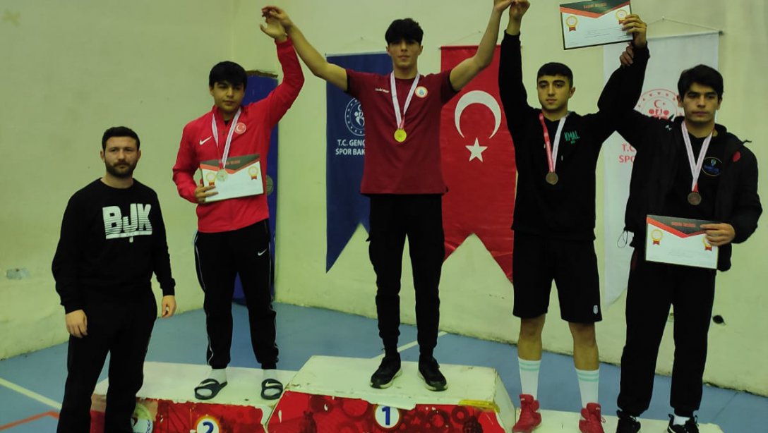 Grekoromen Güreş İstanbul Şampiyonasında Başarılı Olan Öğrencilerimiz