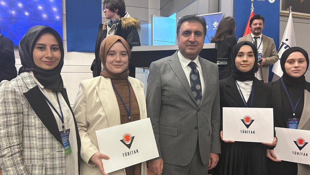 Recep Tayyip Erdoğan Kız Anadolu İmam Hatip Lisesi Öğrencilerimiz  TÜBiTAK 2204 Proje Yarışmasında 2. Oldular 